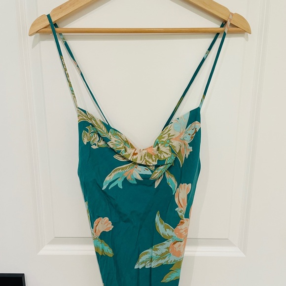 Le Salty Maya MIDI Dress - Picture 6 of 9